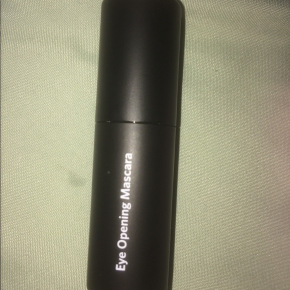 Makeup bundle. - Picture 5 of 8